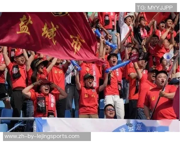 韶关足球俱乐部球星奋勇拼搏点燃赛场激情引领球队未来希望